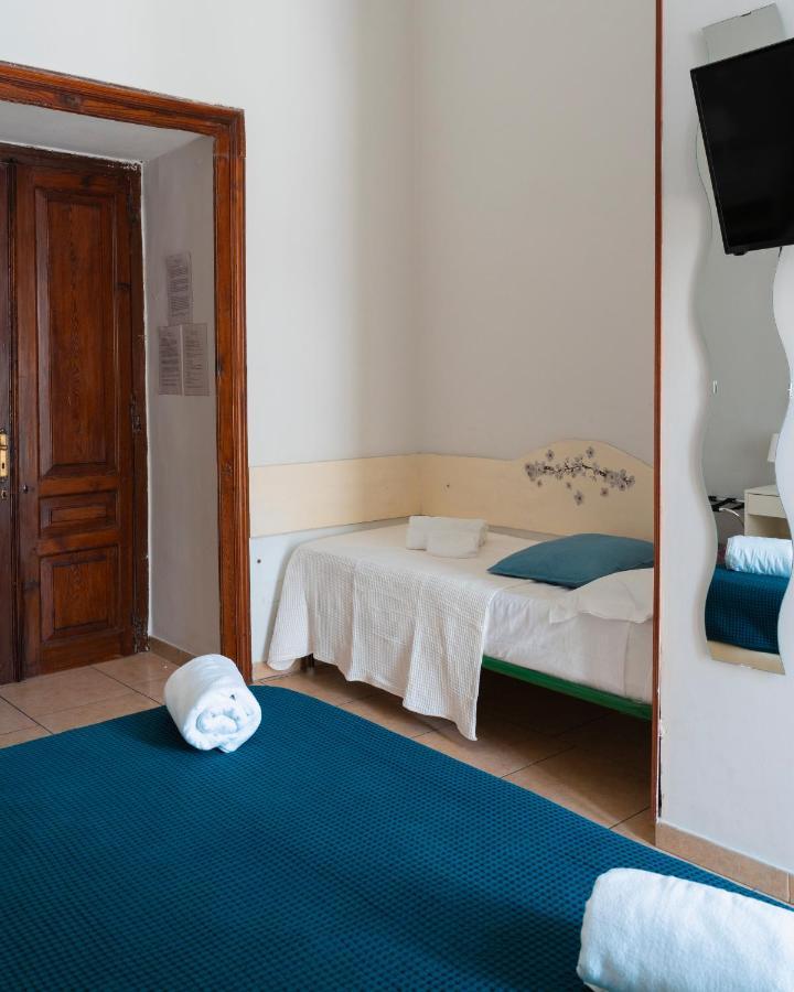 Vico 22 Rooms Napoli Экстерьер фото