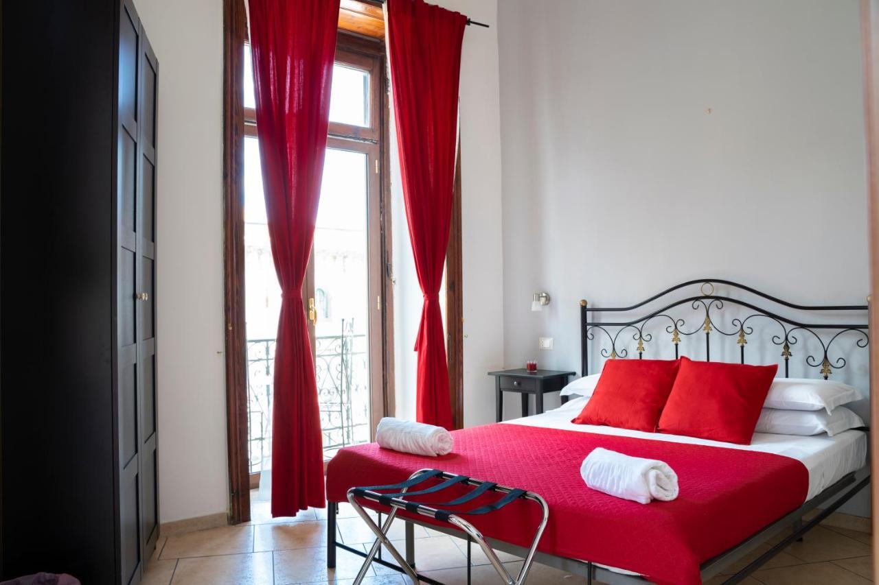 Vico 22 Rooms Napoli Экстерьер фото