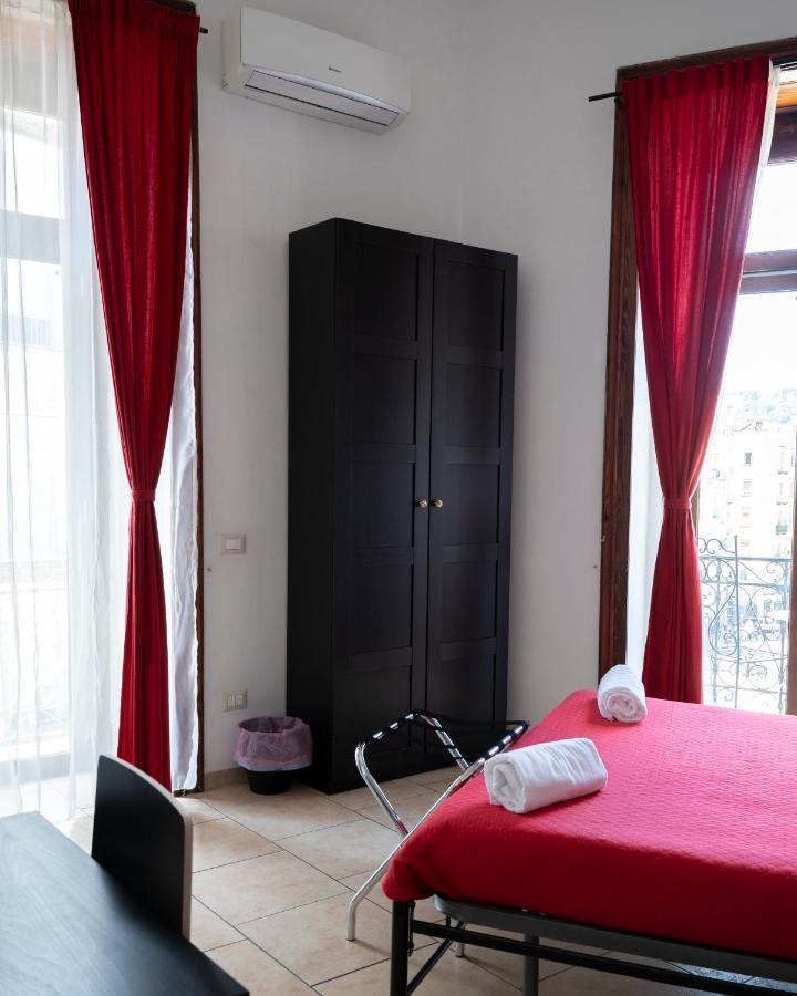 Vico 22 Rooms Napoli Экстерьер фото